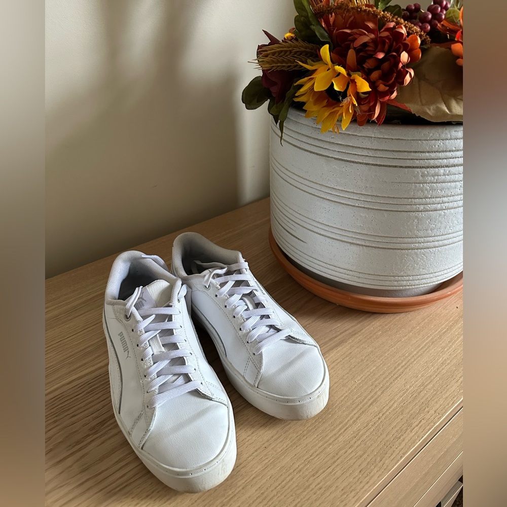 Puma Smash sneakers - women’s 8.5